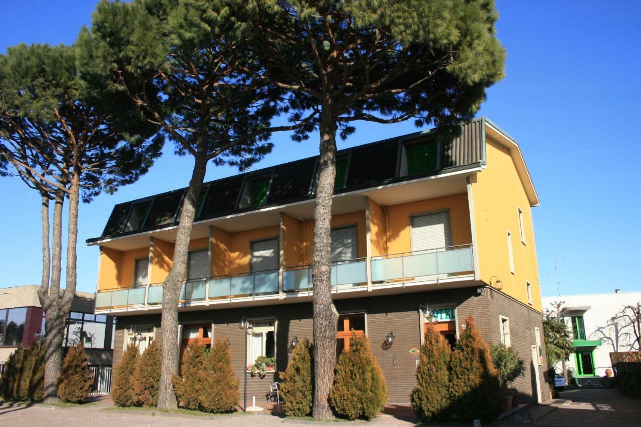 Albergo Nardini Lentate sul Seveso Dış mekan fotoğraf
