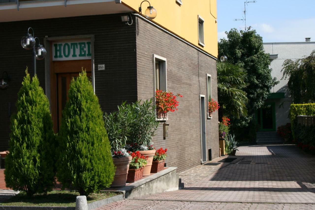 Albergo Nardini Lentate sul Seveso Dış mekan fotoğraf